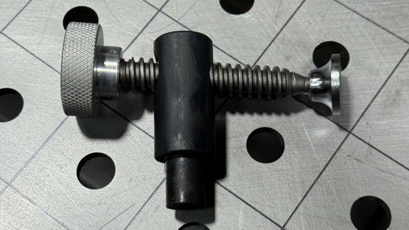 Side Clamp w/ Knurled Handle